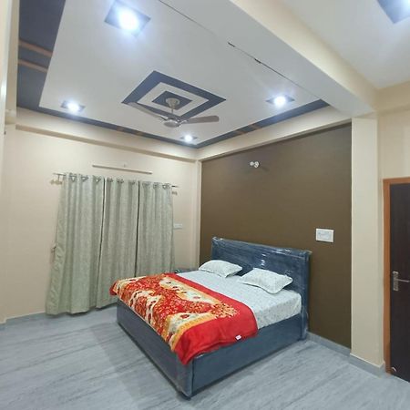 Hotel Sarvodaya Residency Ayodhya Esterno foto
